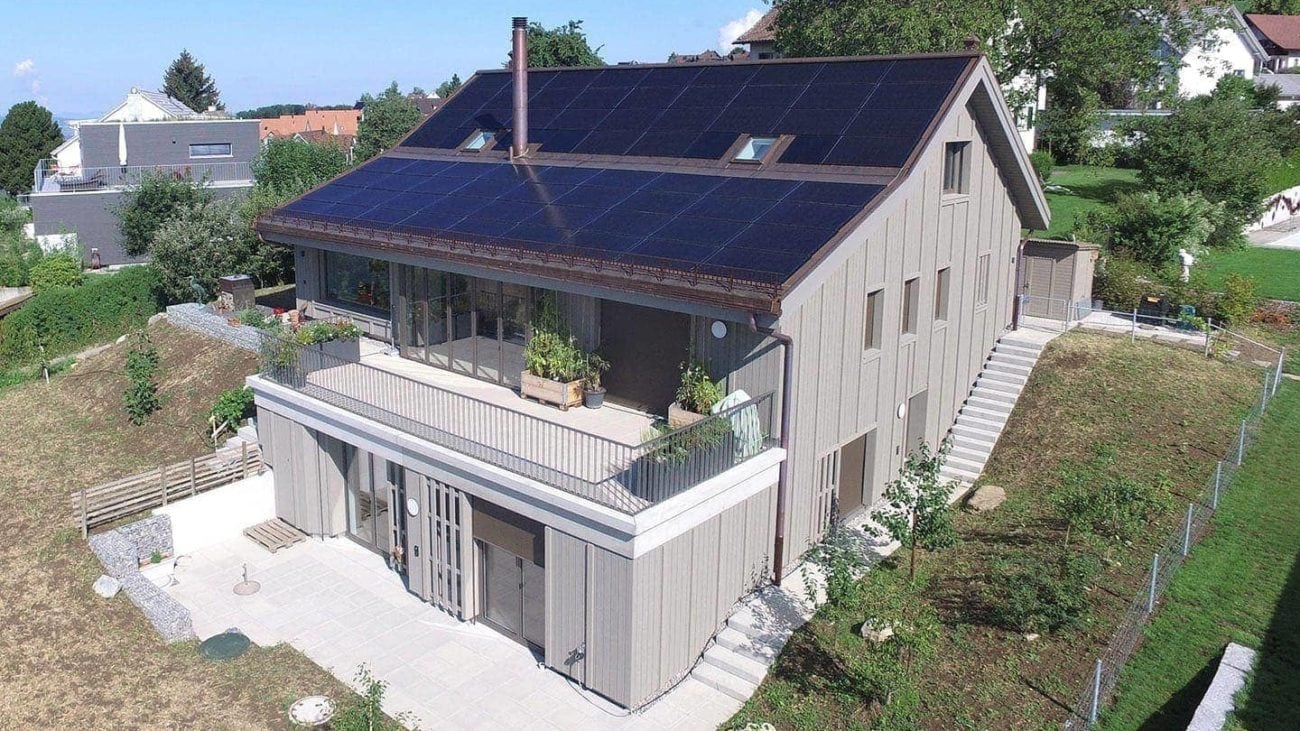 Referenzcase fortschrittlicher Neubau mit Indach Photovoltaikanlage