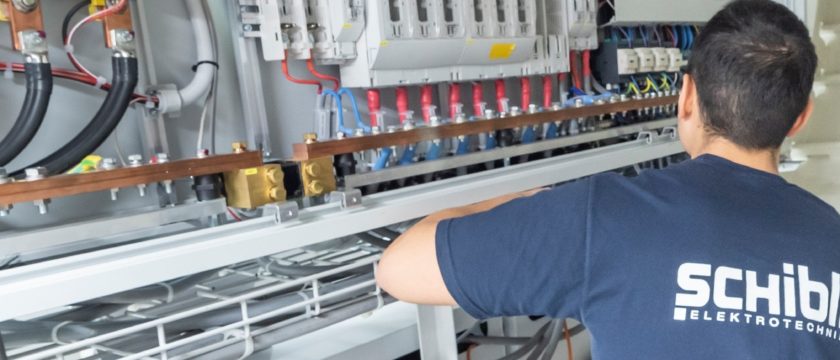 Elektroinstallateur/in EFZ (4 Jahre)