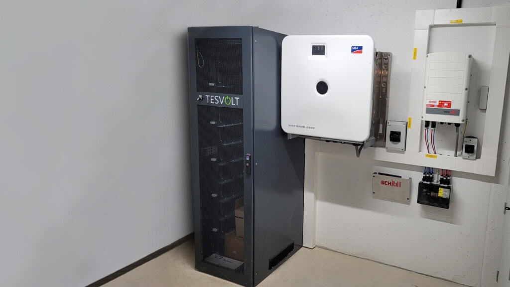 Referenz PV im Schatz, Tesvolt Batteriespeicher