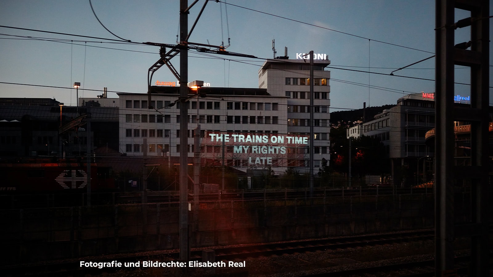 Das BILLBOARD in Zürich: Beleuchtungsinstallation