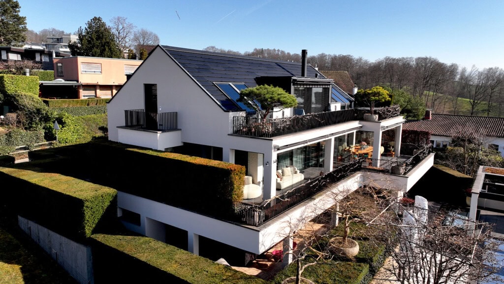 Photovoltaik-Anlage in Schieferoptik sowie mit Glas-Glas-Modulen
