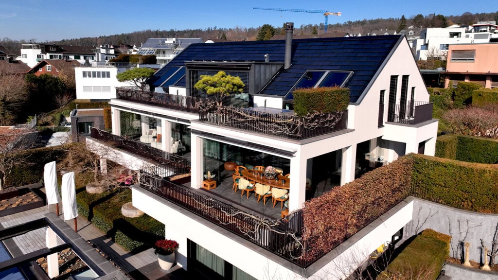 Photovoltaik-Anlage in Schieferoptik sowie mit Glas-Glas-Modulen