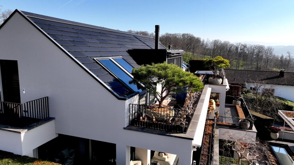 Photovoltaik-Anlage in Schieferoptik sowie mit Glas-Glas-Modulen